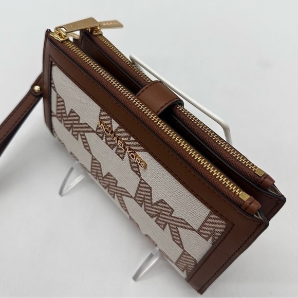 Michael Kors Large Double Zip Wallet
Wristlet Brown - Picture 8 of 10